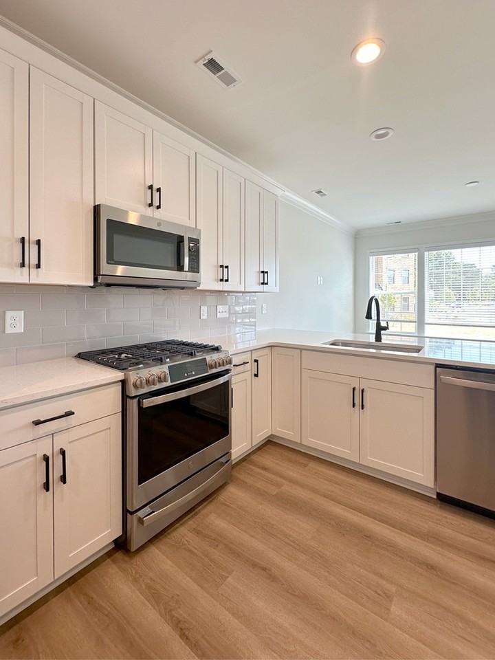 5006 Distillers Ln #A - Photo 6 of 27