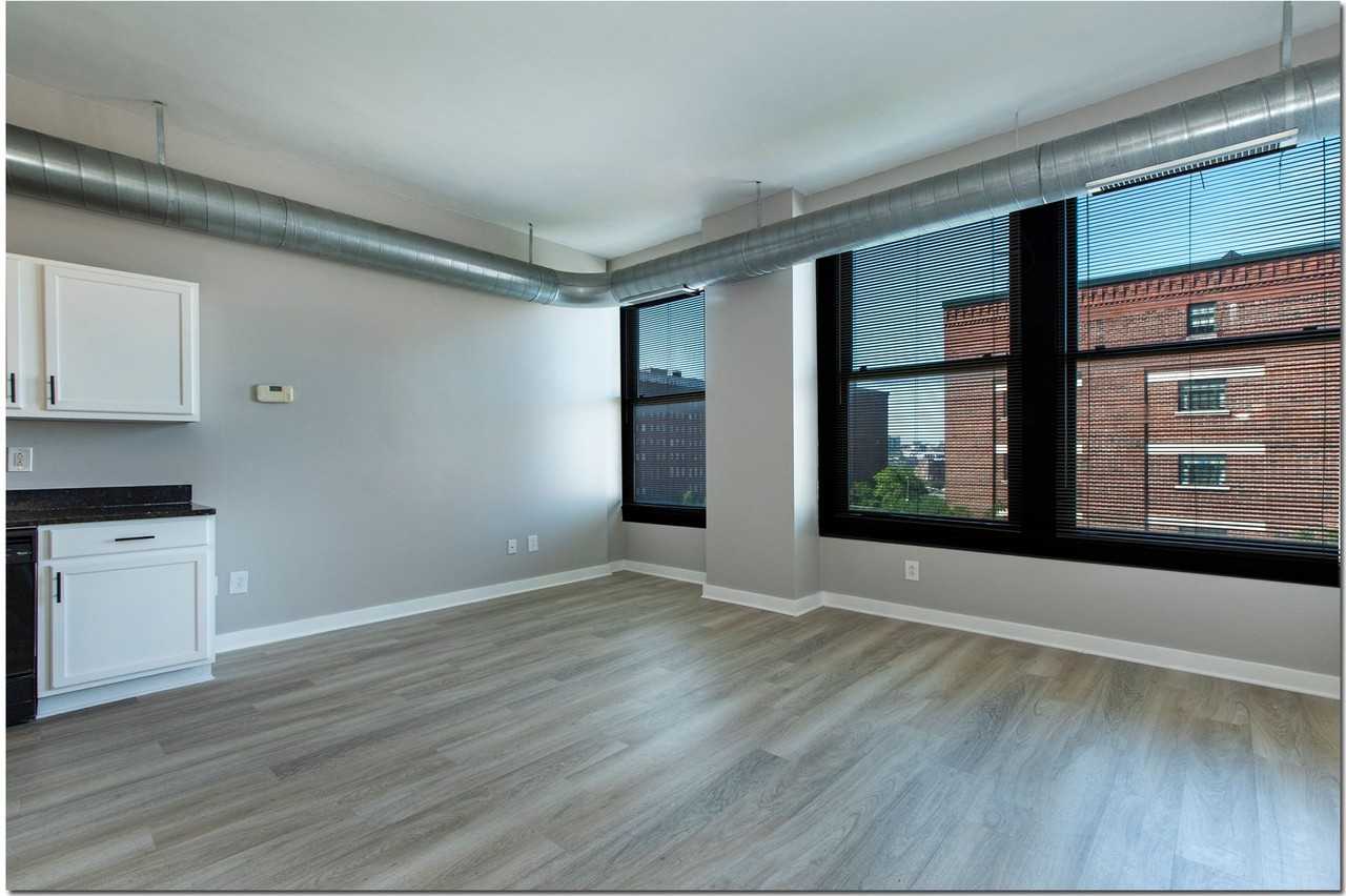 1211 West 9th Street - Photo 5 of 50