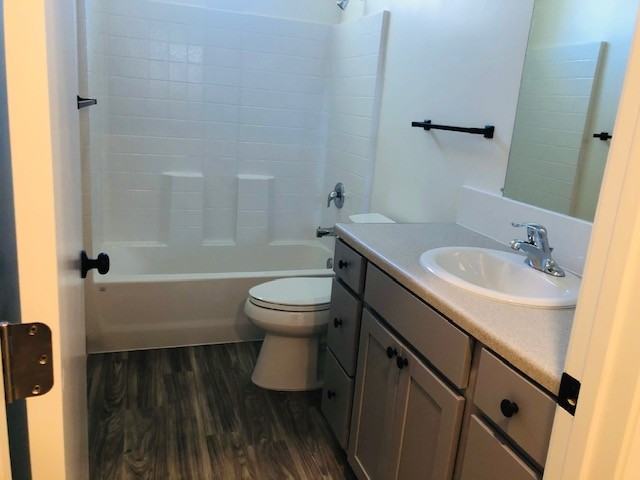 504 Central Ave #D - Photo 3 of 12
