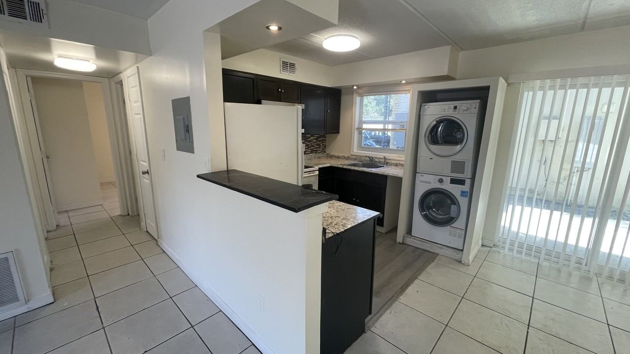 2800 E 113th Ave - Photo 4 of 14