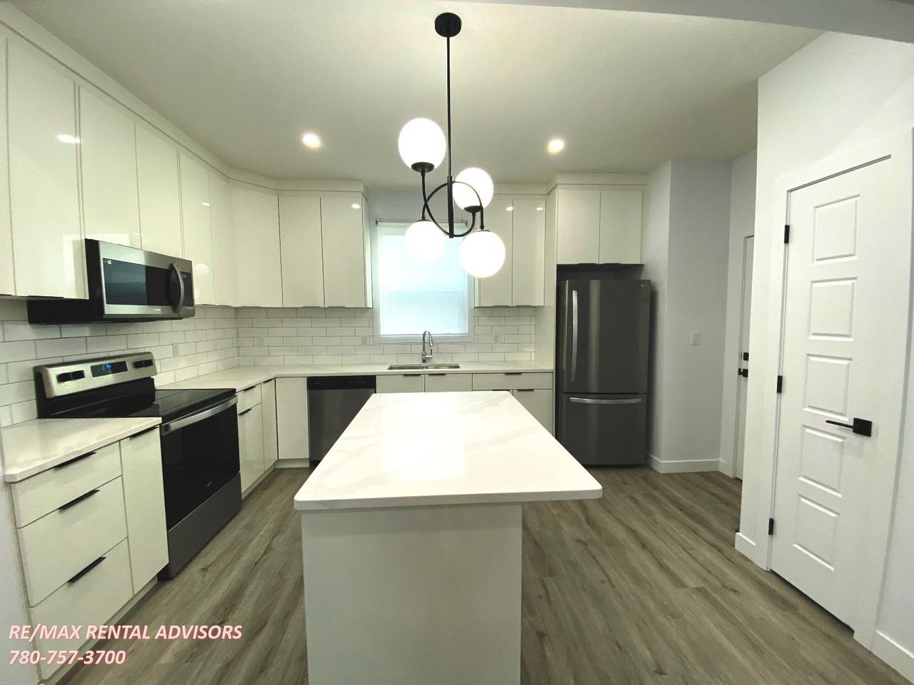 UPPER A 14723 106 Avenue Northwest - Photo 2 of 18