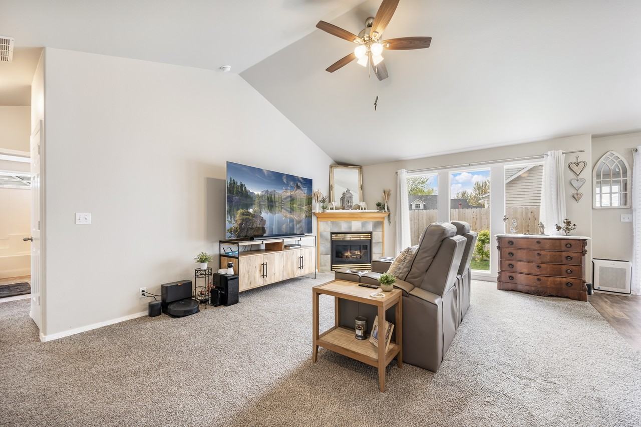 10563 W Stonecrop Dr #1 - Photo 3 of 24