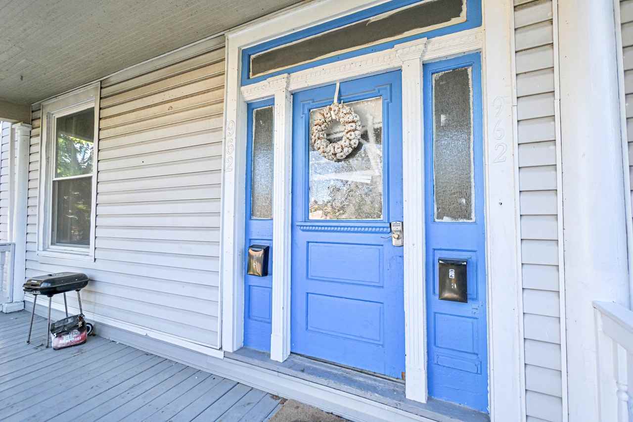 962 Hawthorne Ave 2nd Fl #2ndFL - Photo 3 of 37
