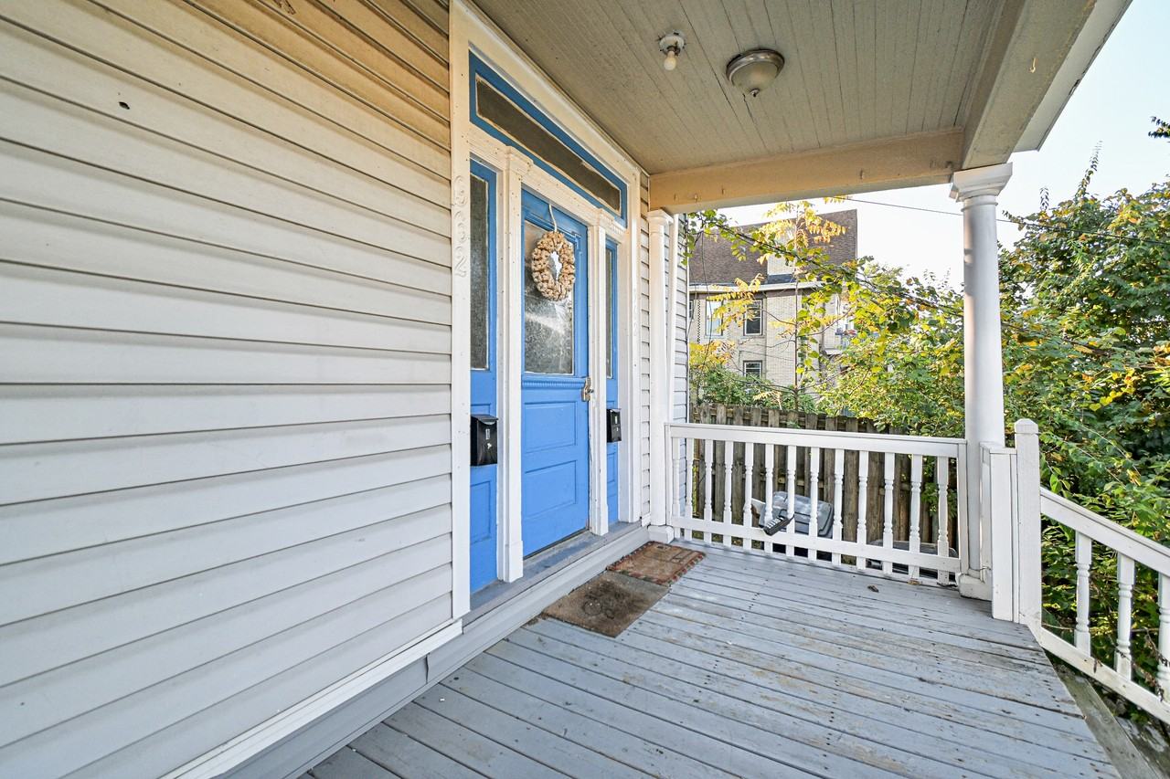 962 Hawthorne Ave 2nd Fl #2ndFL - Photo 4 of 37