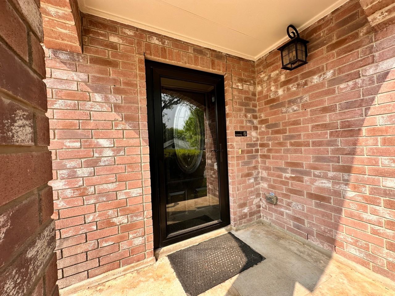 9222 Mirecourt - Photo 2 of 44