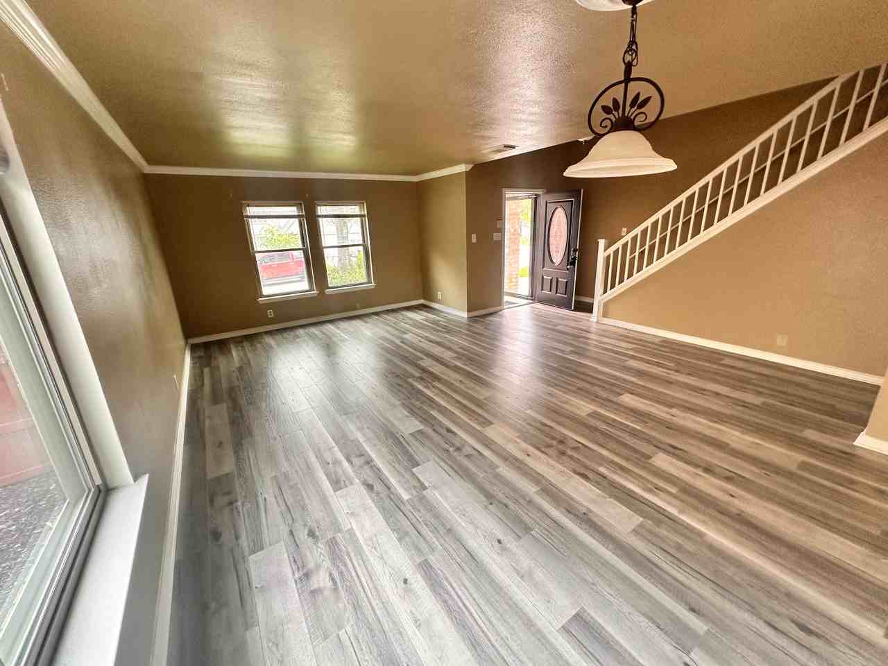 9222 Mirecourt - Photo 3 of 44