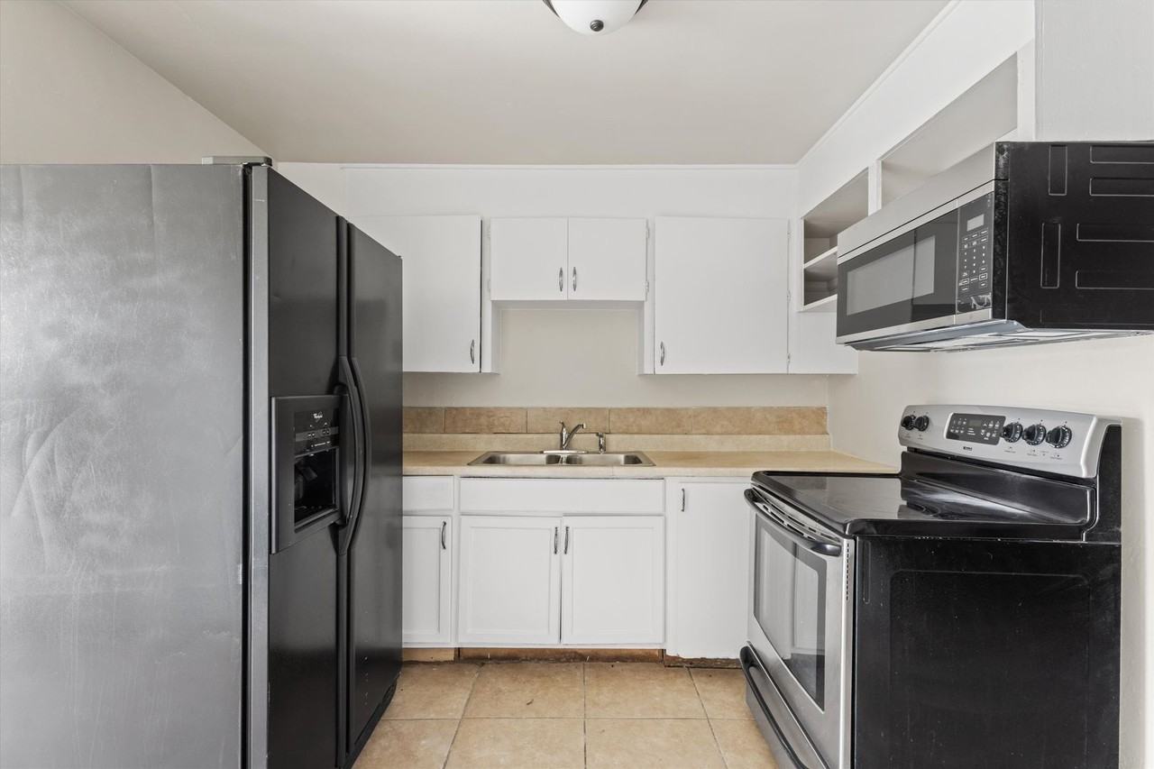Centennial Apartments - Photo 4 of 26