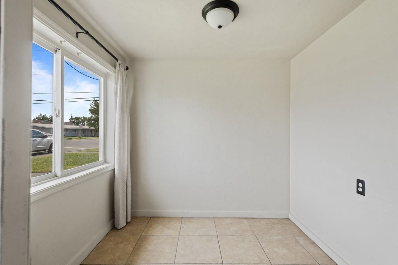 Centennial Apartments - Photo 5 of 26
