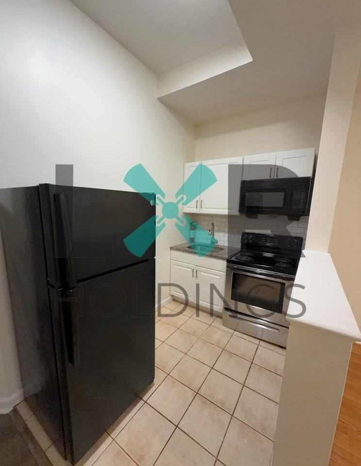 1841 W Erie Ave #1 - Photo 3 of 9