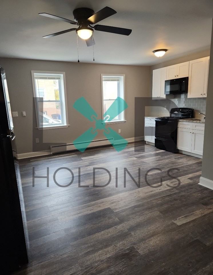 366 E Marshall St #1 - Photo 6 of 13
