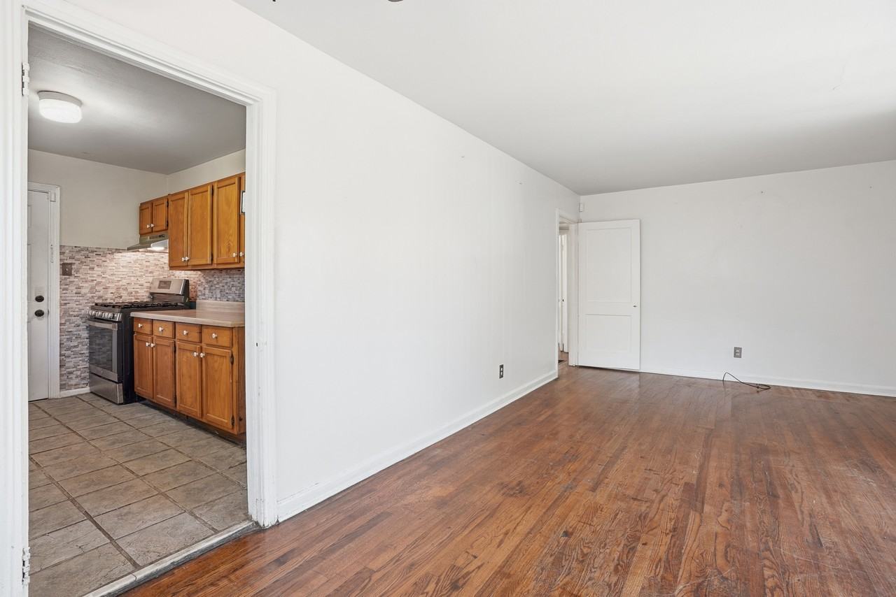 517 11th Ct W #1 - Photo 7 of 30
