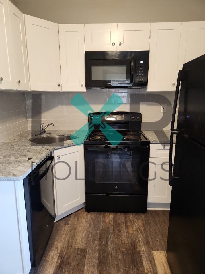 219 N 63rd St #1R - Photo 6 of 7