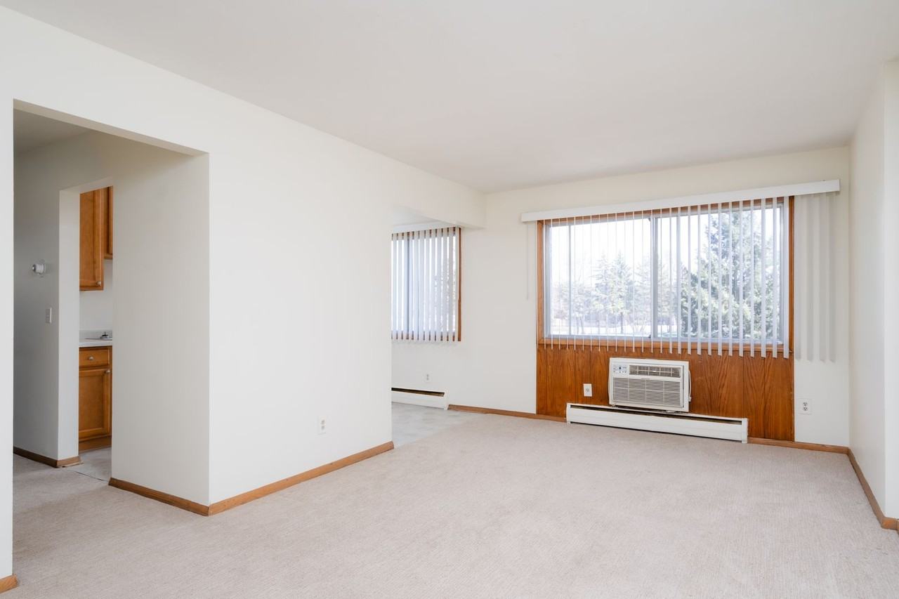 1700/10 Johnson St - Photo 2 of 14