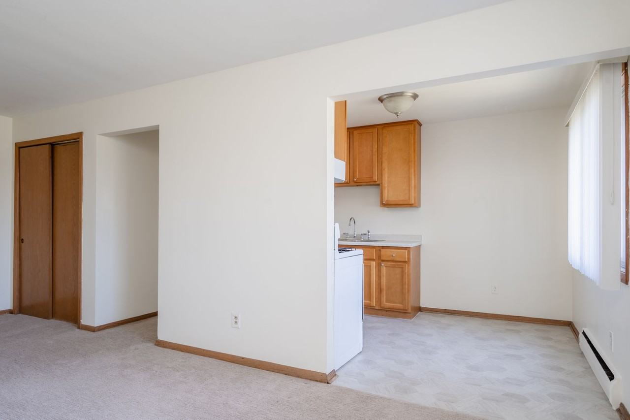 1700/10 Johnson St - Photo 5 of 14
