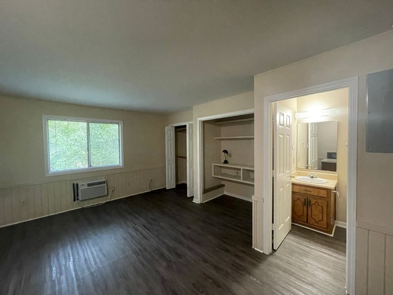 Studio Apartment at Cochran - Photo 2 of 11