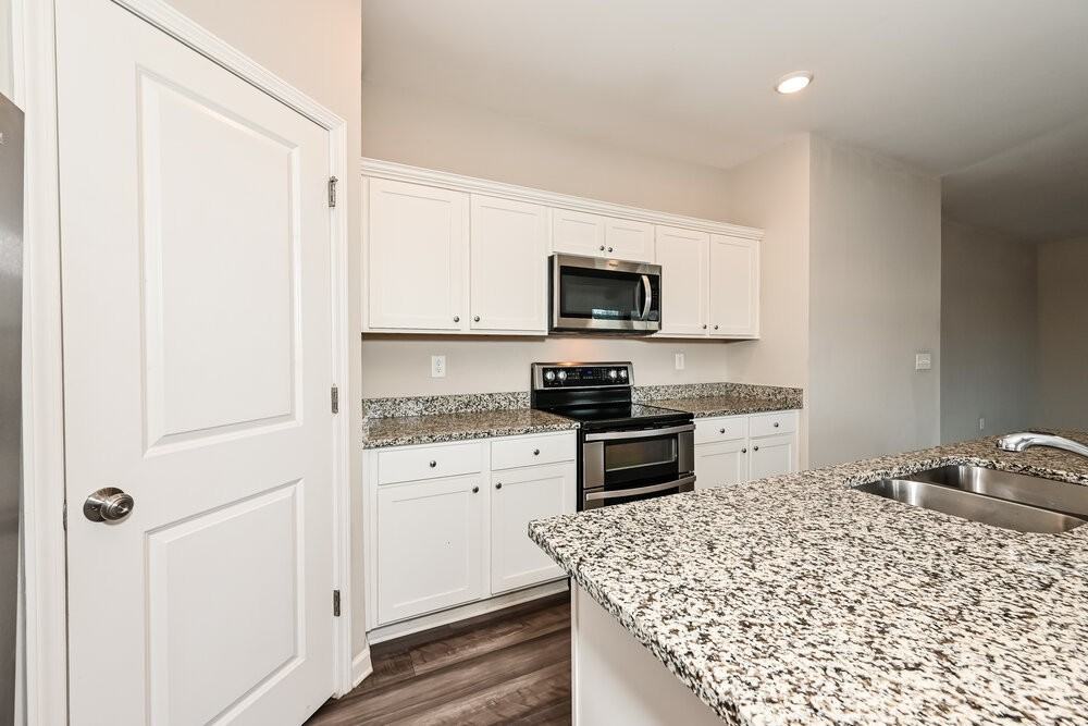 941 Feldman Chase - Photo 7 of 17