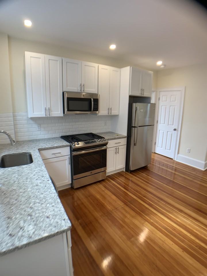 9 Seaverns Ave #9-2R