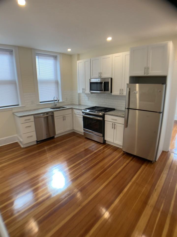 9 Seaverns Ave #9-2R - Photo 2 of 13