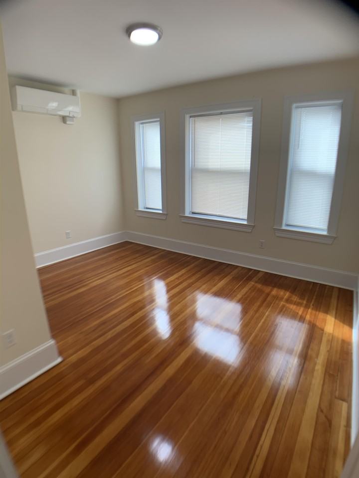 9 Seaverns Ave #9-2R - Photo 7 of 13