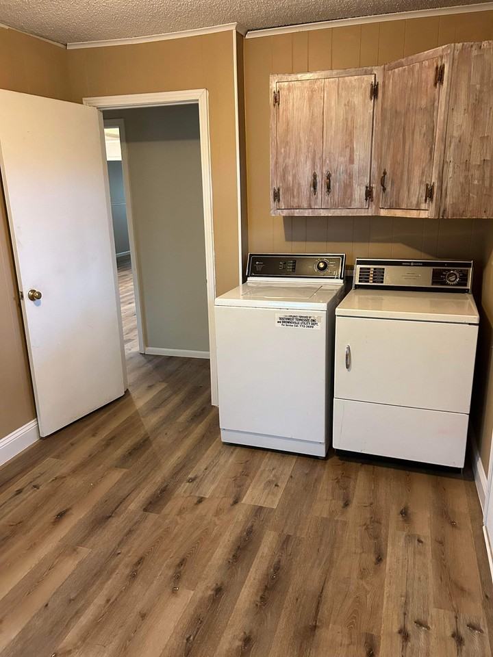939 Wellwood Rd #939 - Photo 5 of 9