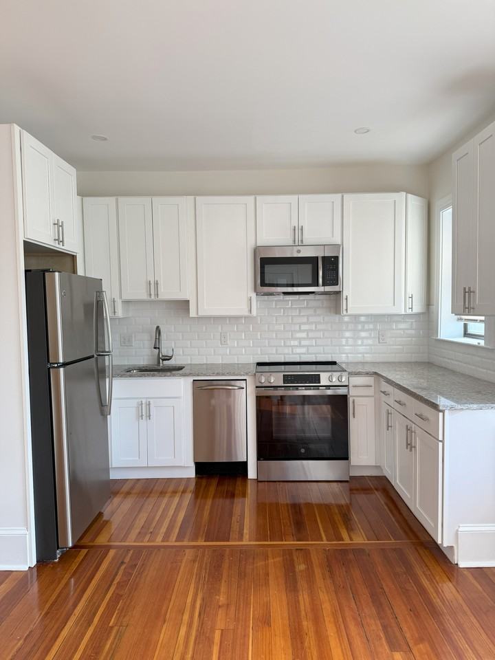 9 Seaverns Ave #9-2F