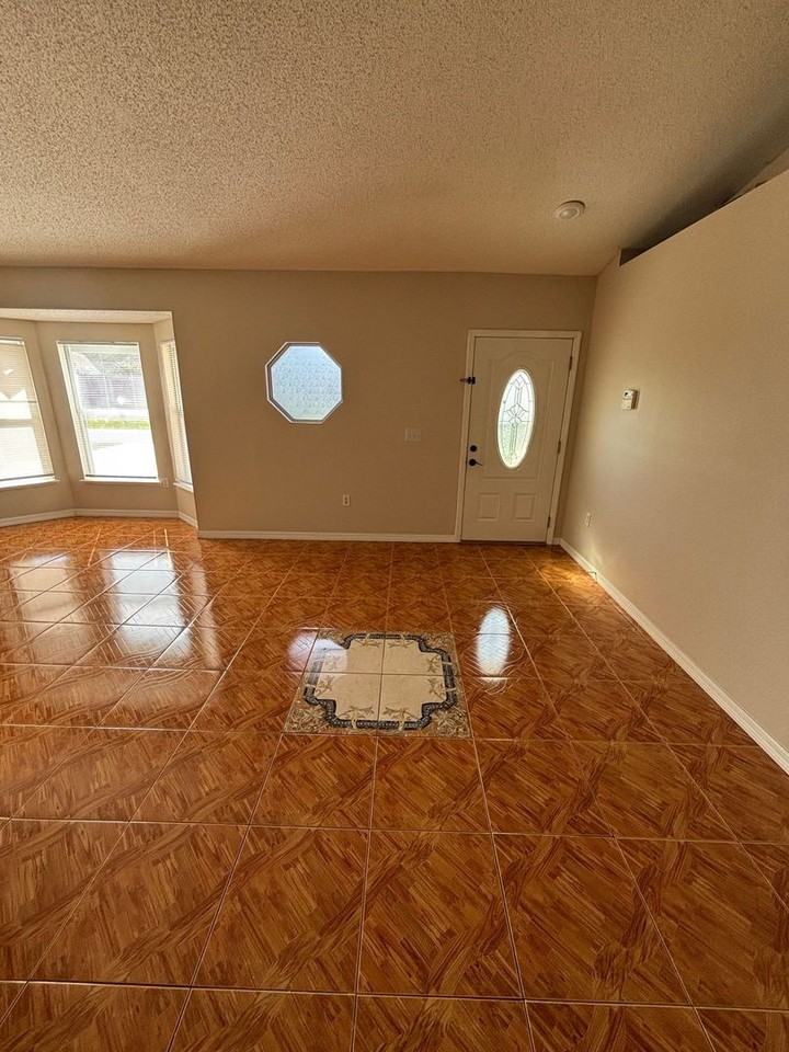 214 Chadworth Dr - Photo 2 of 21