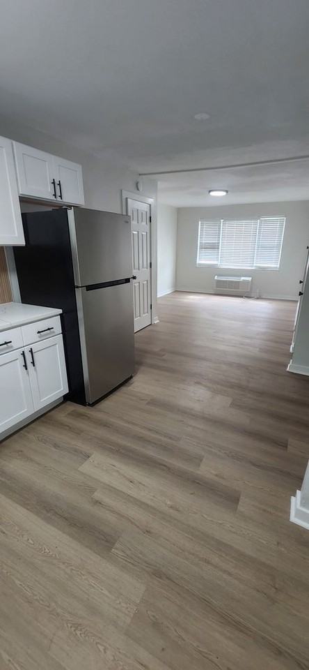 Westwood Court Apts - Photo 3 of 28