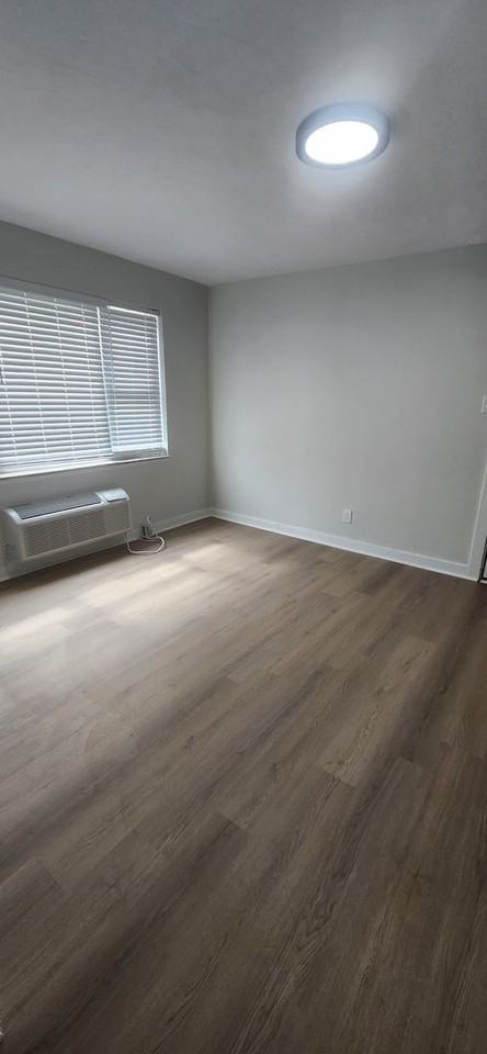 Westwood Court Apts - Photo 4 of 28