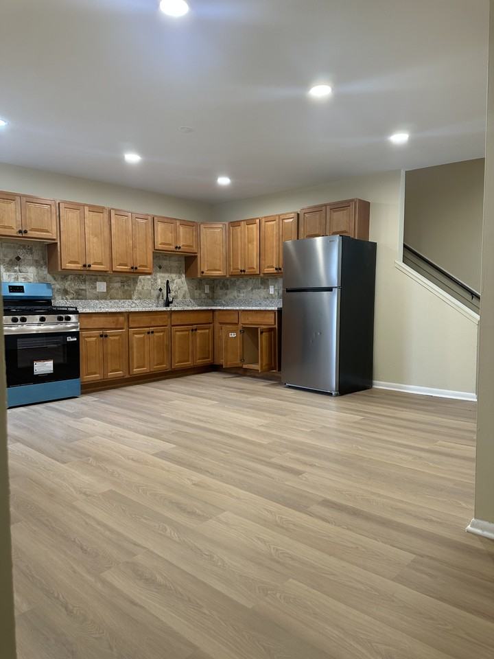 1628 Mcculloh St #2 - Photo 3 of 5