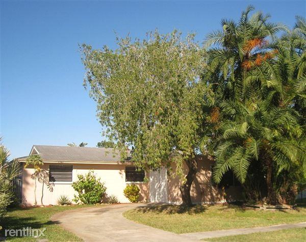 5561 90th Ave N - Photo 2 of 2