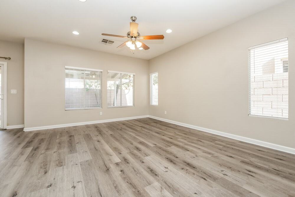 6231 Blushing Willow St - Photo 5 of 17