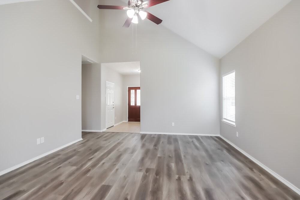 9103 Plume Tree Dr - Photo 5 of 17