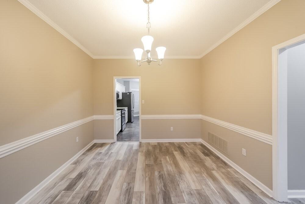 5606 Southbend Ln - Photo 6 of 17