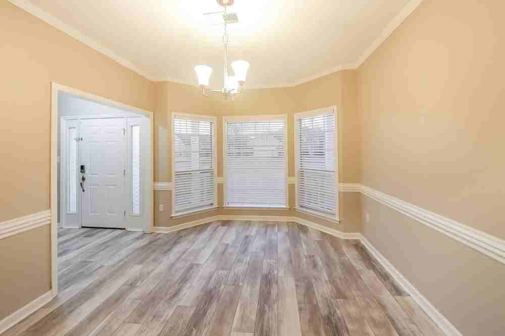 5606 Southbend Ln - Photo 7 of 17