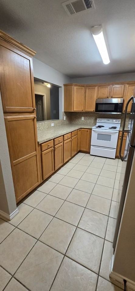 3615 Oldenburg Ct - Photo 3 of 11