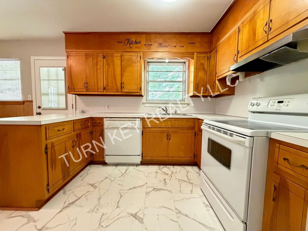 444 Harden Rd - Photo 2 of 14