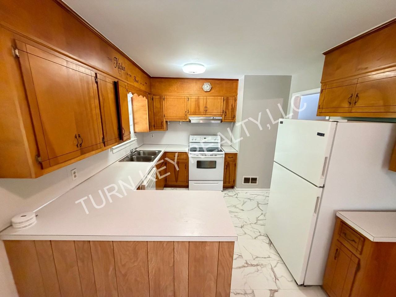 444 Harden Rd - Photo 3 of 14