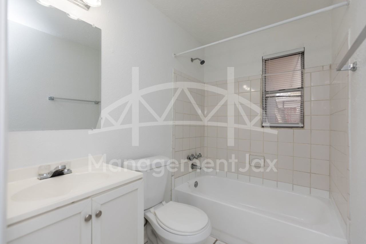 2661 W 25th St #1 - Photo 4 of 23