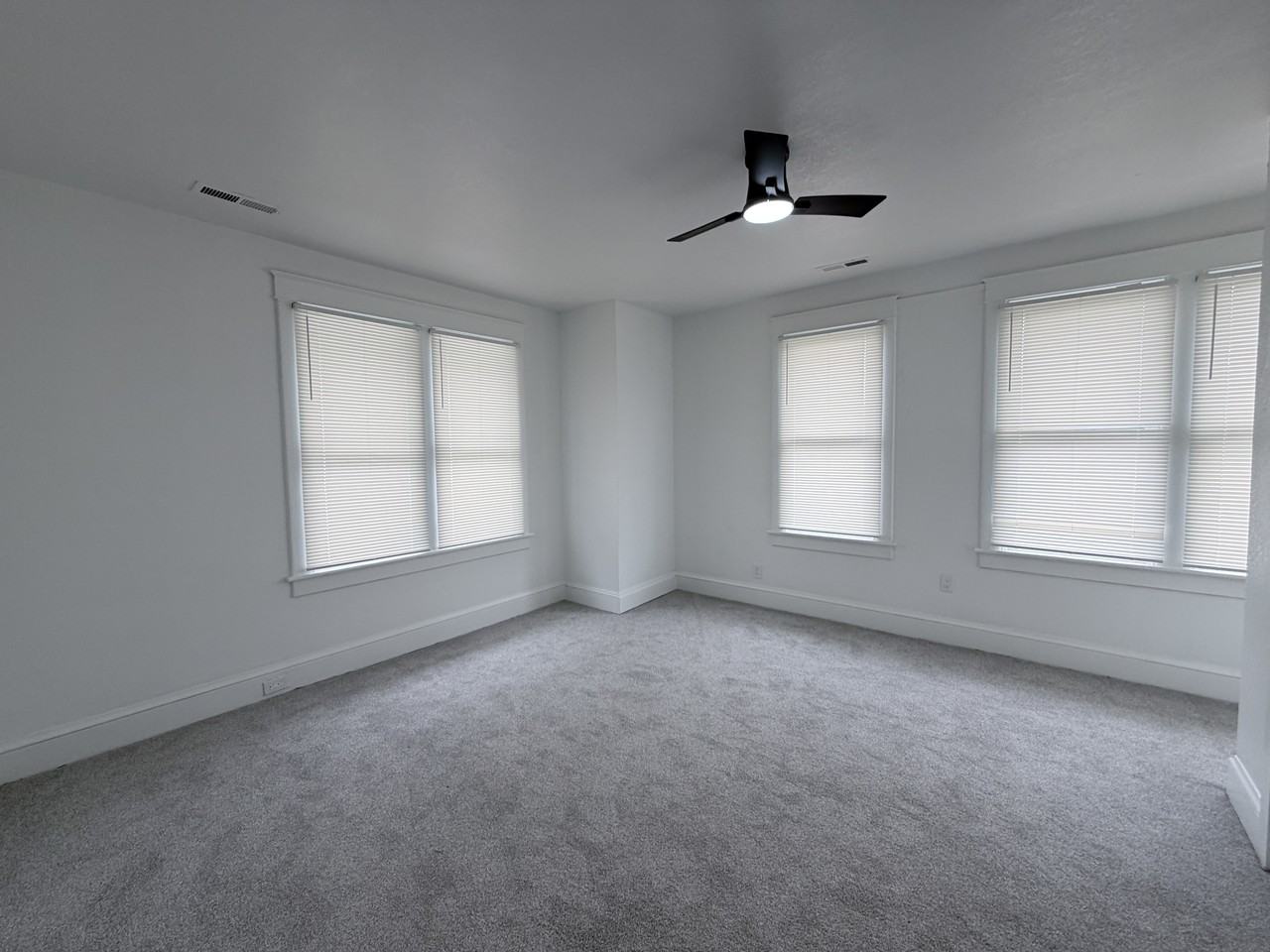 1439 Chesapeake Ave #1 - Photo 5 of 20