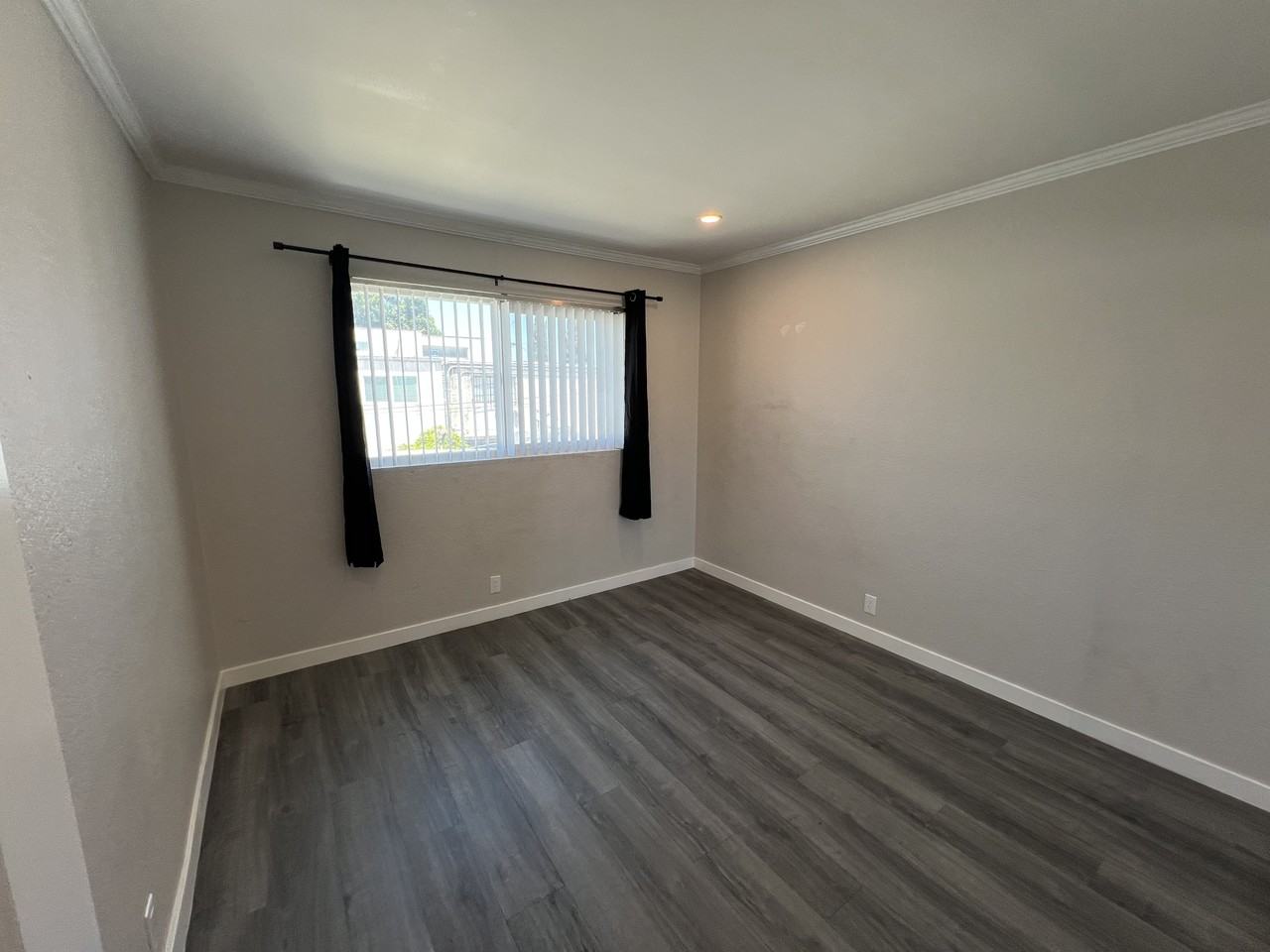 4143 Van Dyke Ave #D - Photo 7 of 15