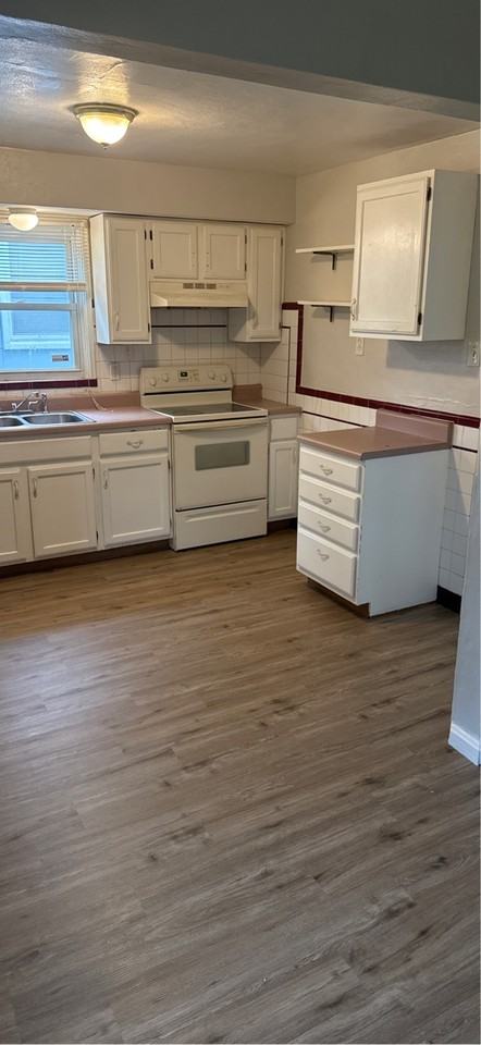 7426 Calvin Ave #1 - Photo 3 of 13