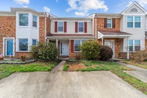featured image of 802 Nottaway Dr #1