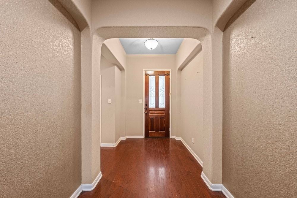 141 Springtree Gate #1 - Photo 4 of 37