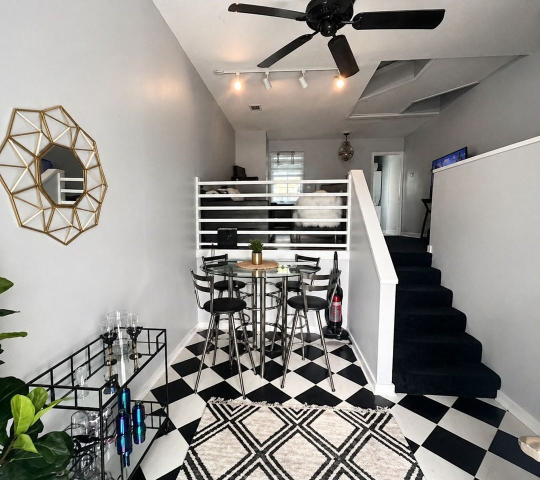 815 W Pensacola St #5 - Photo 2 of 23