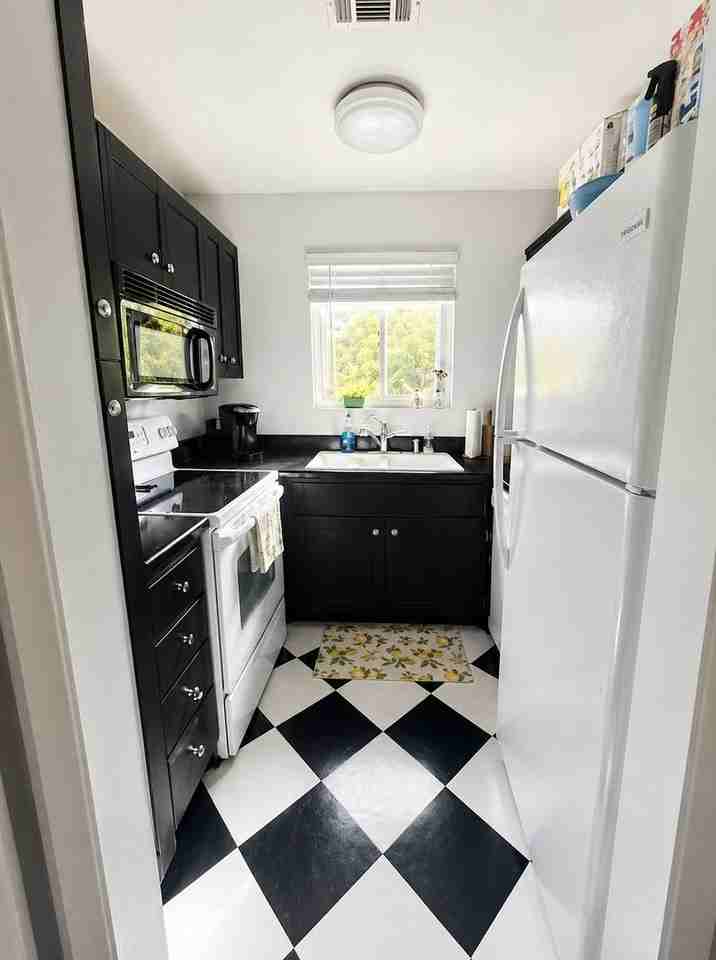 815 W Pensacola St #5 - Photo 6 of 23