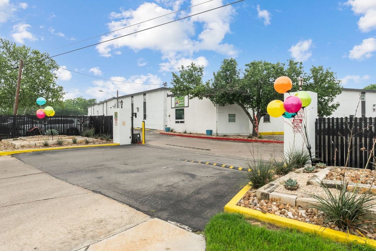 Villas at Mueller - Photo 7 of 50