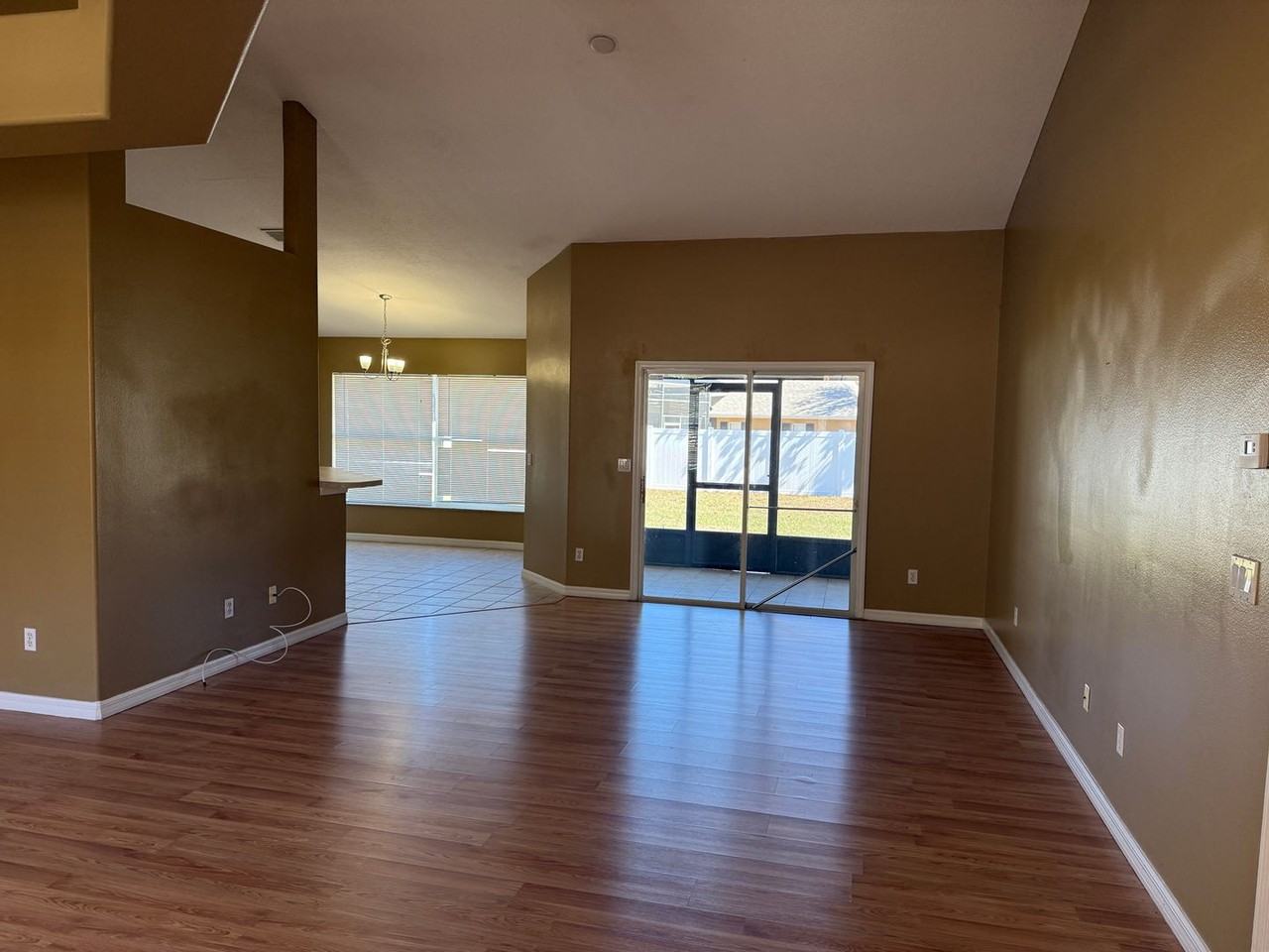 1048 Princeton Dr - Photo 3 of 30