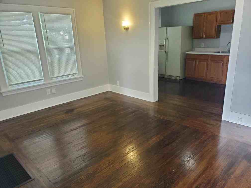 312 Harrison St Lowr - Photo 3 of 10