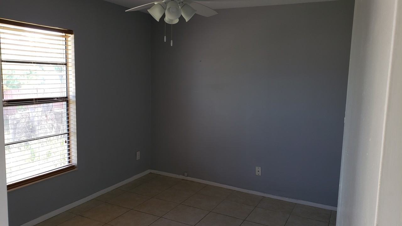 23 Ocean Breeze Cir #15 - Photo 7 of 32