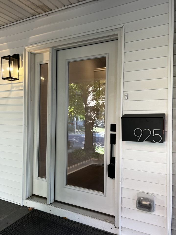925 N Broad St #1 - Photo 4 of 34